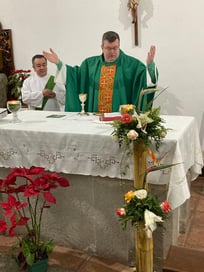 Fr. Marc Bishop celebrating Mass Central Am Pilgrimage
